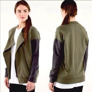 Lululemon Mula Bundle Wrap size 8